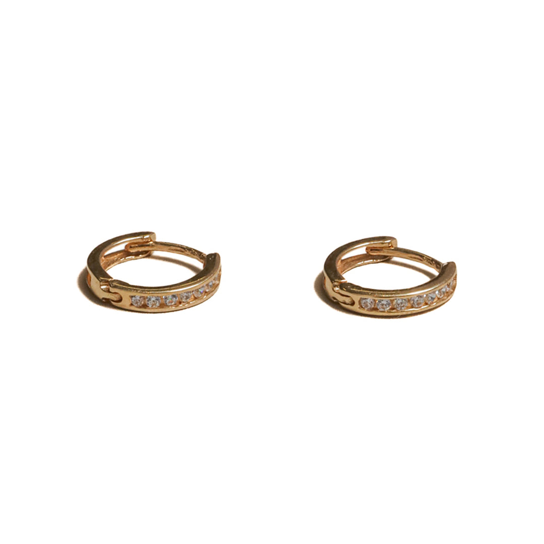 Argollas huggies piedra blanca