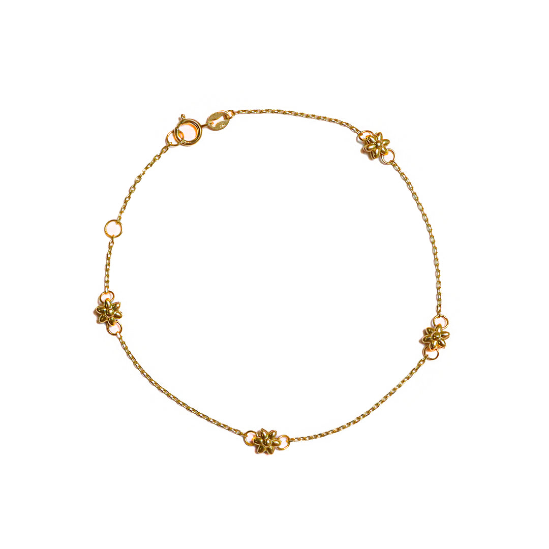 Pulsera con dijes flor detalles